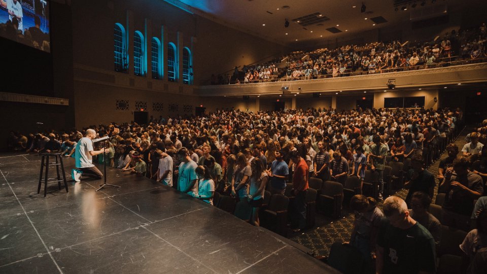 Baylor students worship at a Vertical Ministries service.